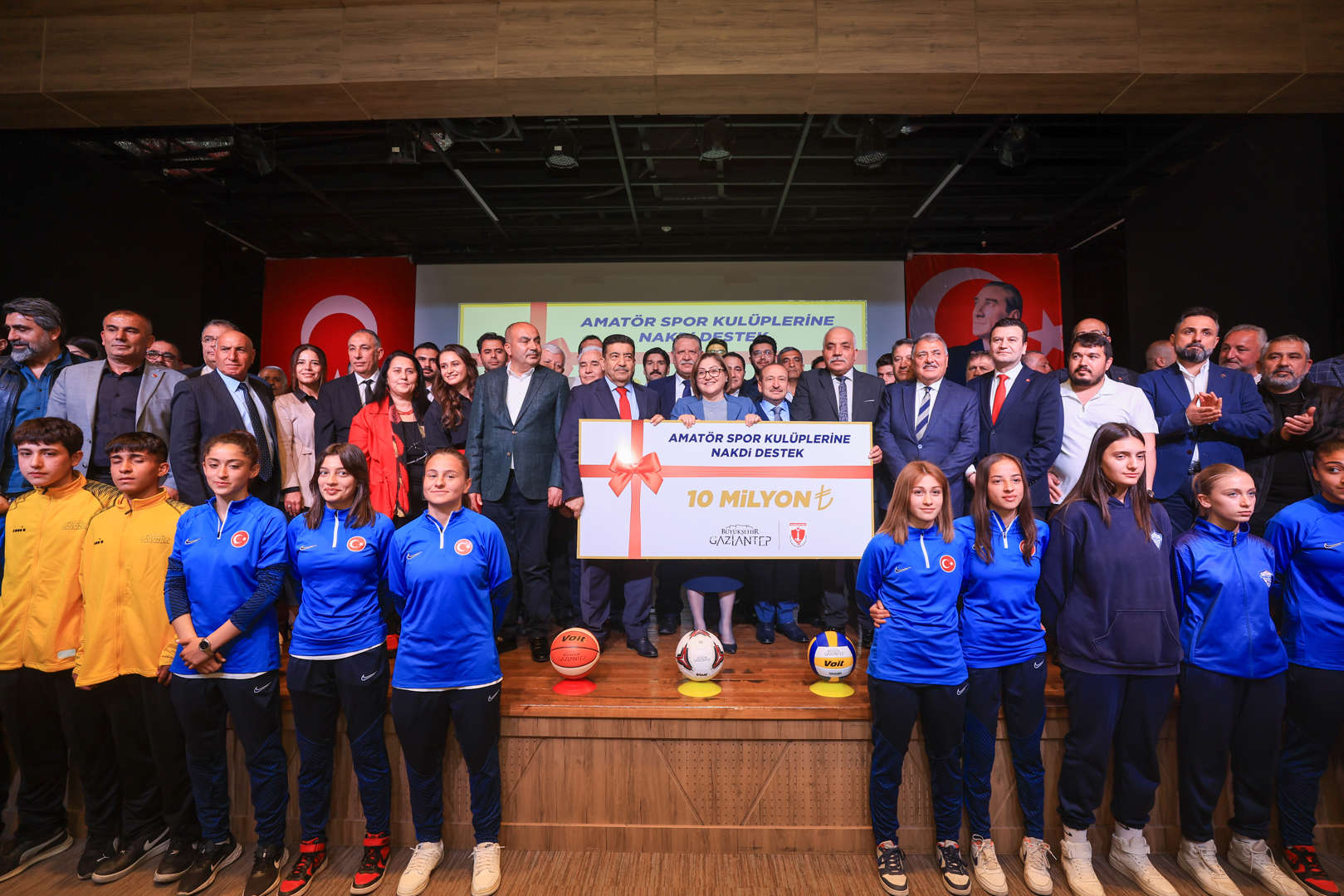 amatör spor kulüplerine 10 milyon tl nakdi destek veriyoruz