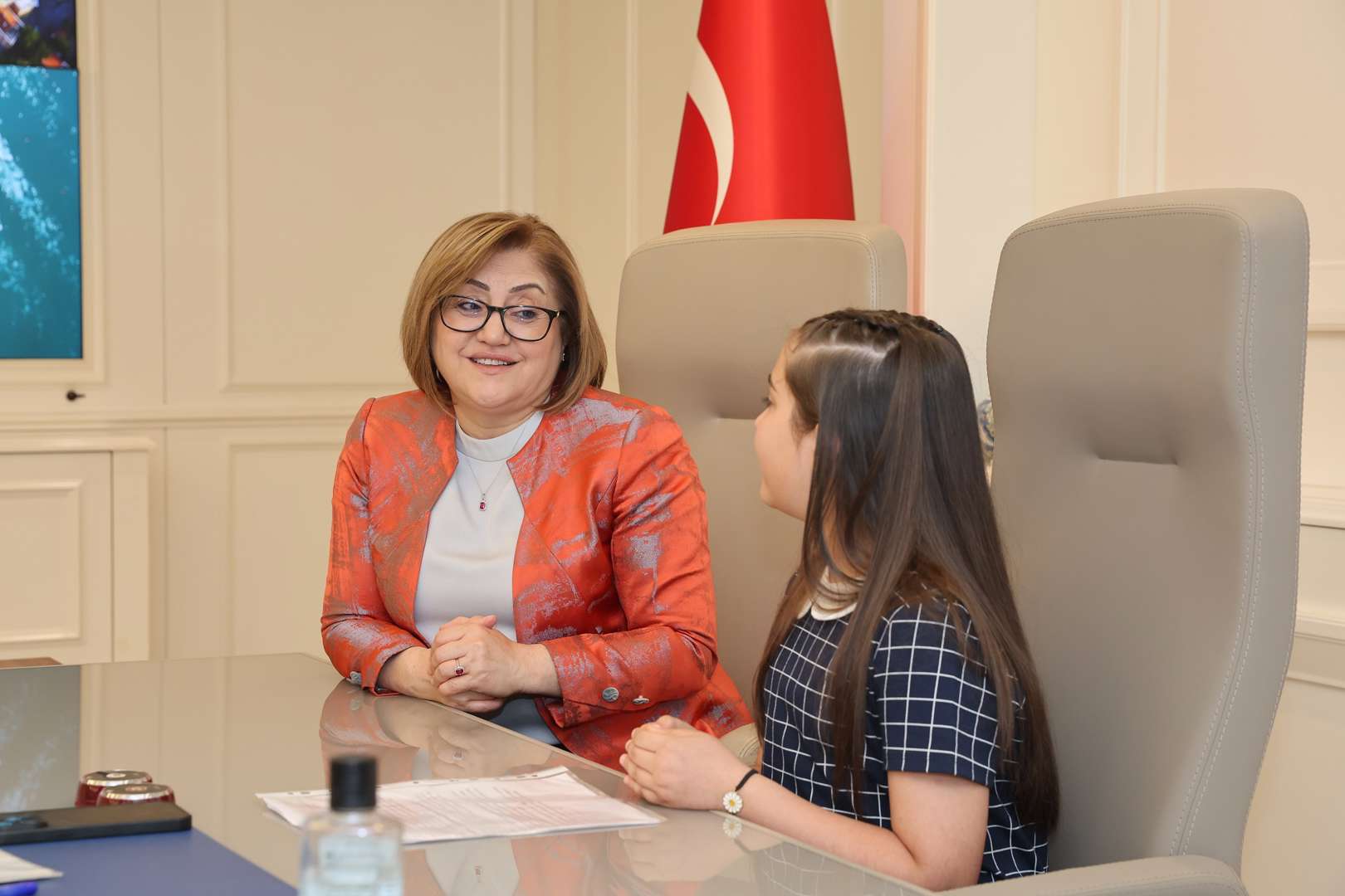 bu milletin mirasçıları olarak geleceğimiz sizlere emanettir