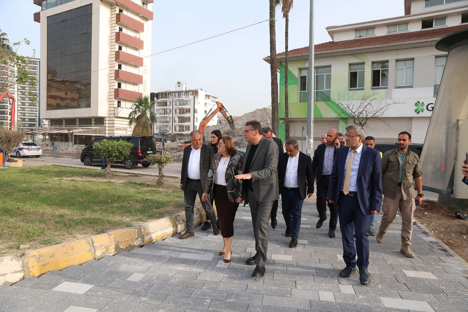 gaziantep büyükşehir’den iskenderun’a altyapı ve üstyapı desteği!