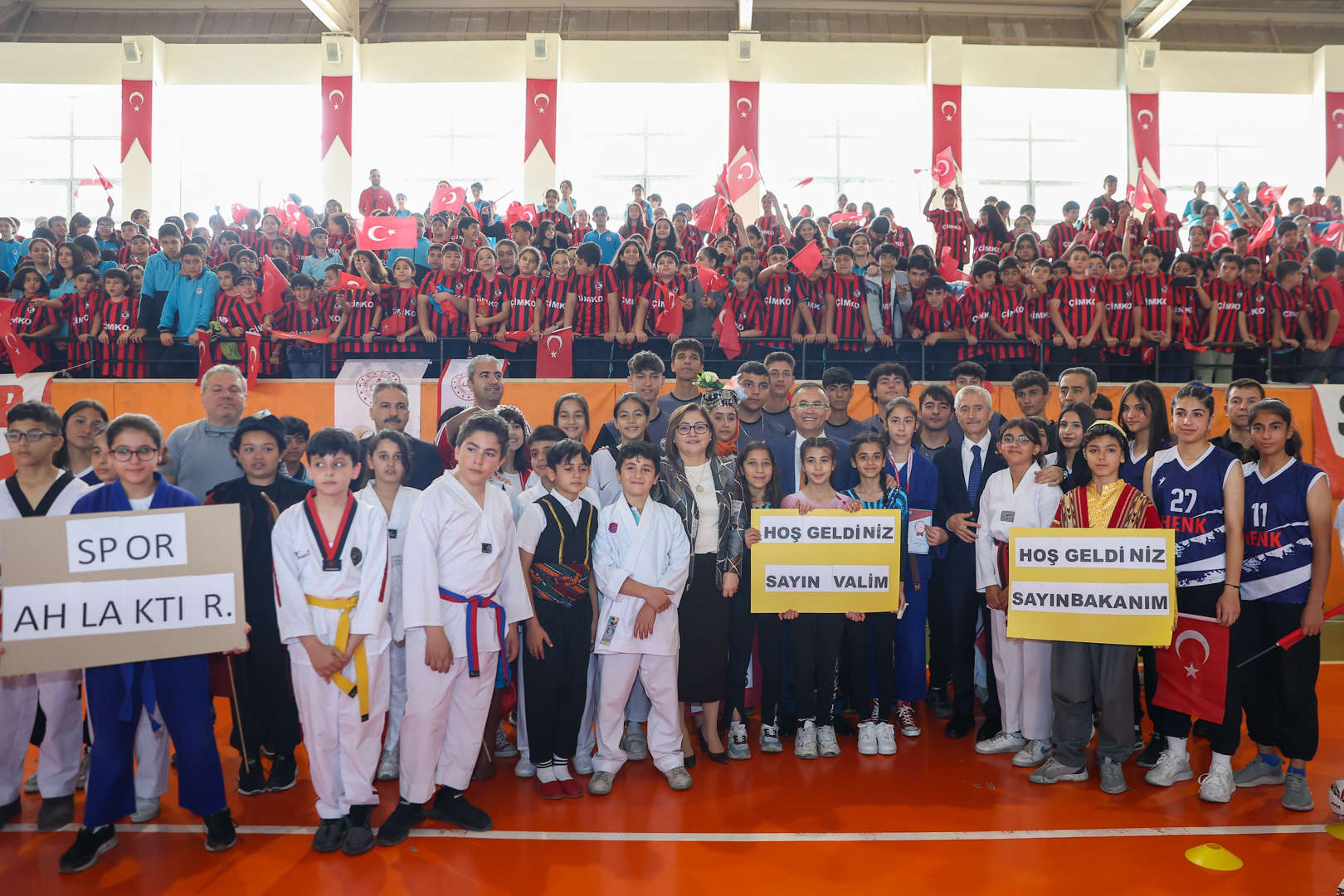 spor şehri gaziantep’te 2024 yılının ilk 5 ayında 10 milyon tl’lik spor malzemesi desteği verdik