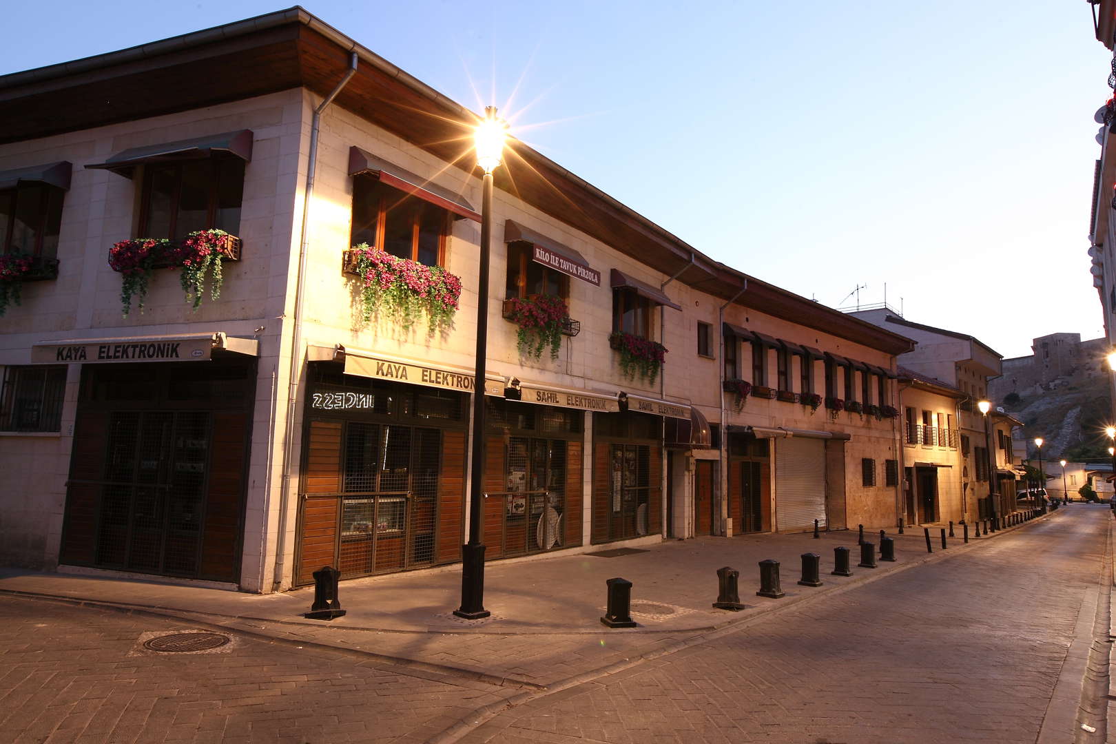 tarihi mekanlarda restorasyon ve sokak sağlıklaştırma